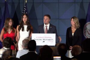 crowd-wants-jason-miyares-to-run-for-virginia-governor-next-term