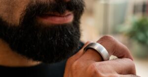 whisper-into-this-ai-powered-smart-ring-to-organize-your-thoughts
