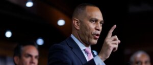 hakeem-jeffries,-progressive-dems-rage-against-proposed-deal-to-end-shutdown
