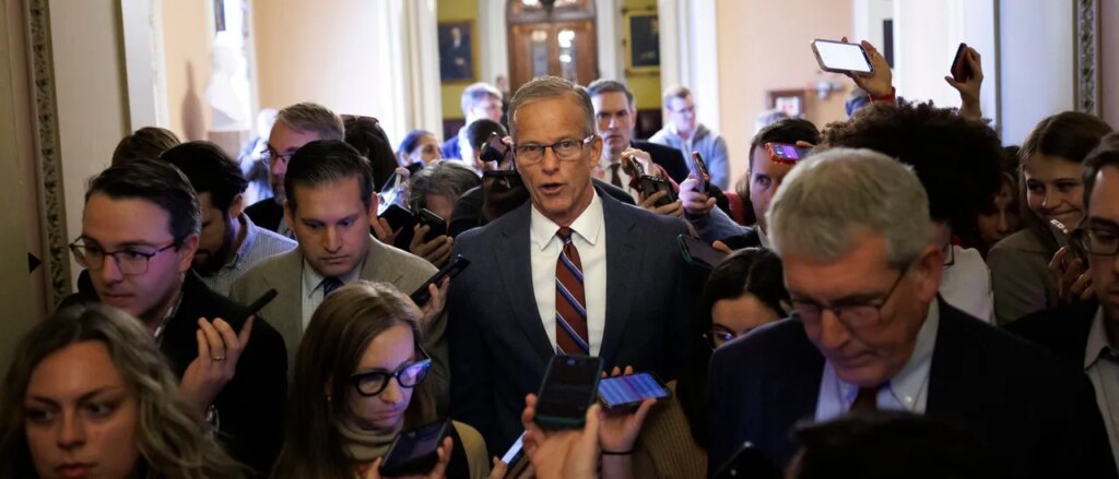 senate-approves-bipartisan-deal,-shutdown-nears-end-after-42-day-standoff