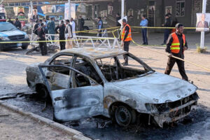 suicide-bomber-kills-12-in-pakistan,-wounding-dozens-more