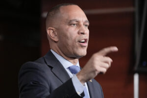 jeffries-bashes-thomas-and-alito-in-attack-on-‘corrupt’-supreme-court