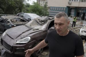 kyiv-mayor-warns-ukraine-has-‘huge-problems’-finding-soldiers