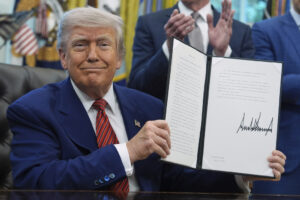 watch-live:-trump-signs-government-funding-bill-to-end-record-long-shutdown