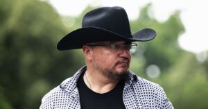 stewart-rhodes-relaunched-the-oath-keepers.-even-old-oath-keepers-don’t-care