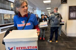 activists-demand-schumer-step-down-with-hand-delivered-petition