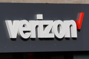 verizon-to-cut-15,000-jobs-in-largest-layoff-in-company’s-history:-report