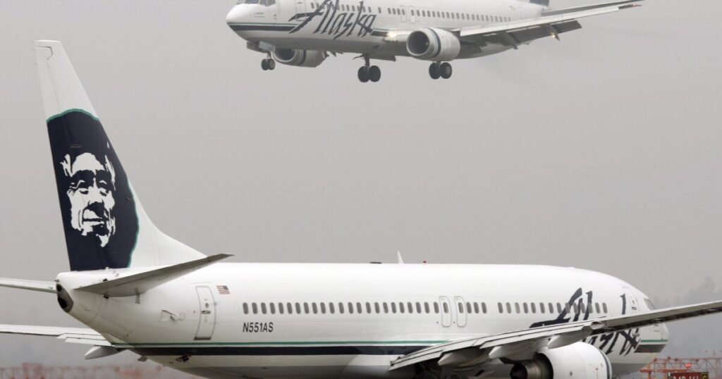 alaska-airlines-pilot-charged-with-attempted-murder-says-he-took-‘magic-mushrooms’-before-flight