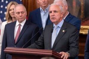 gimenez-urges-trump-to-take-tougher-stance-on-mexico-negotiations