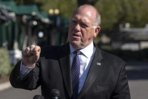 ice-officers-planning-to-increase-presence-in-new-york-city,-homan-says