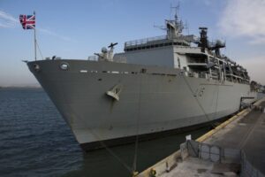 royal-navy-catches-two-russian-spy-ships-in-english-channel