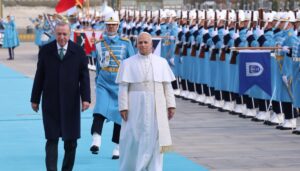 pope-leo-xiv-speaks-in-turkey-ahead-of-ecumenical-meeting-with-orthodox-patriarch