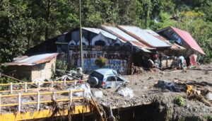 death-toll-from-floods-and-mudslides-in-sri-lanka-rises-to-132,-with-176-people-still-missing