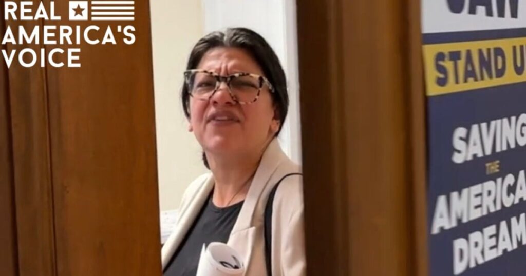 unhinged:-radical-left-squad-member-and-terrorist-apologist-rep.-rashida-tlaib-gets-triggered,-screams-at-rav-reporter-ben-bergquam-and-her-staff,-calls-police!-(must-see-video!)-|-the-gateway-pundit-|-by-jordan-conradson