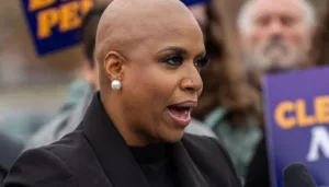 ayanna-pressley-to-forgo-senate-bid-and-run-for-house-reelection