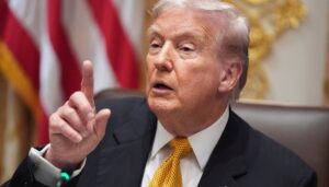 trump-scolds-jared-polis-for-keeping-‘elderly-woman’-tina-peters-in-jail 