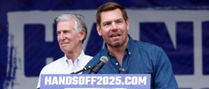 california-democrats-are-rallying-behind-swalwell-and-‘the-whiteboard-warrior’-for-governor
