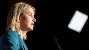 il-congresswoman-willing-to-withhold-highway-dollars-over-cdl-issues