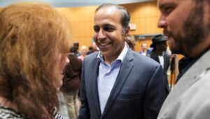 expert-blasts-illinois-congressman’s-push-to-double-h-1bs-as-‘tone-deaf’