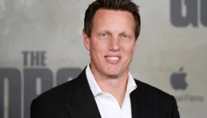 paramount-makes-hostile-bid-for-warner-bros.-discovery