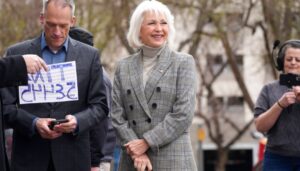 tina-peters’s-pardon-request-puts-trump-in-dilemma