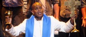 report:-police-find-grammy-nominated-singer-allegedly-stabbed-to-death,-arrest-son-in-home