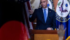 jeffries-looks-to-lure-four-republicans-into-voting-‘yes’-on-aca-vote