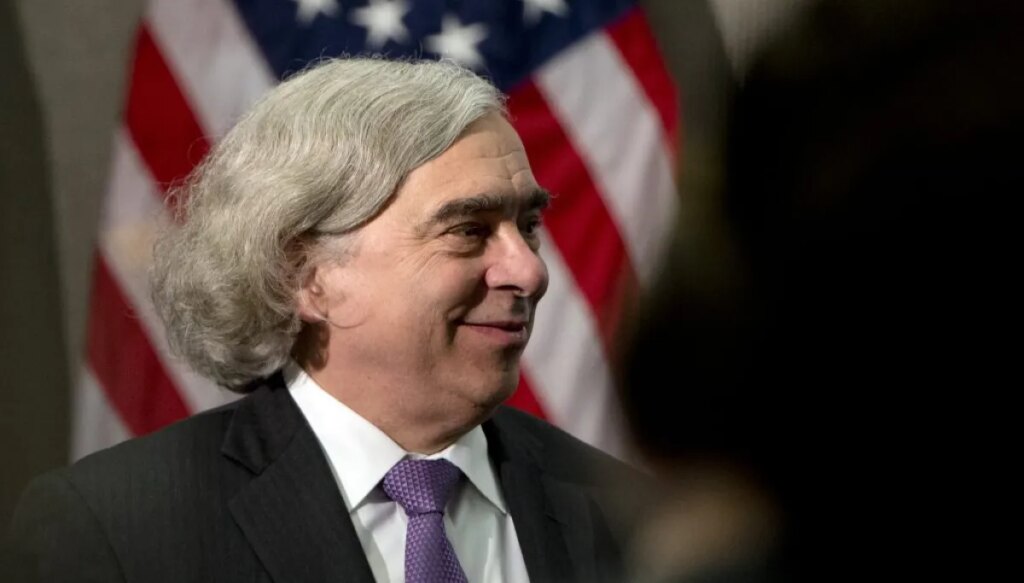 obama-energy-sec-criticizes-trump’s-nuclear-agenda-while-getting-rich-off-gas