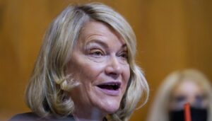 cynthia-lummis-becomes-11th-senator-to-walk-away-from-upper-chamber-in-2026