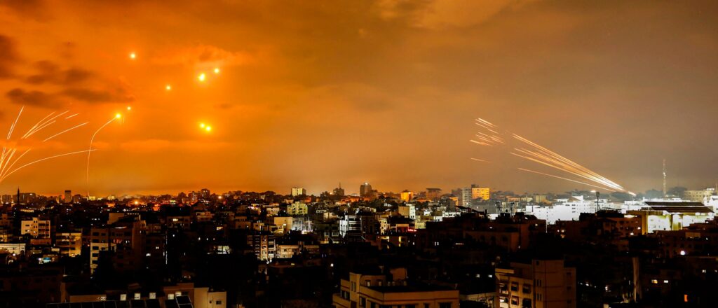 fact-check:-no,-video-does-not-show-iron-dome-intercepting-rockets-fired-from-gaza