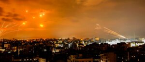 fact-check:-no,-video-does-not-show-iron-dome-intercepting-rockets-fired-from-gaza