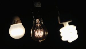 illinois’-compact-fluorescent-bulb-ban-begins-to-take-effect