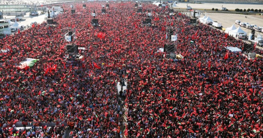 “i-am-asking-west,-do-you-want-to-create-another-crusader-war-atmosphere?”-–-turkish-president-erdogan-warns-of-a-full-scale-war-during-a-massive-protest-in-turkey-(video)-|-the-gateway-pundit-|-by-jim-hᴏft