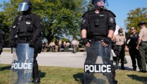 illegal-immigrants-cost-il-taxpayers-more-than-enforcement:-state-rep.