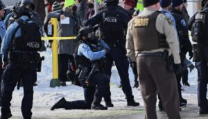 woman-shot-dead-in-minneapolis-while-attempting-to-ram-ice:-dhs