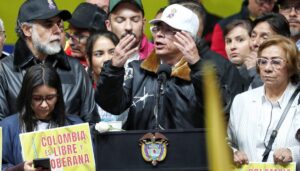 petro-rejects-claim-he-‘knelt’-for-trump-phone-call