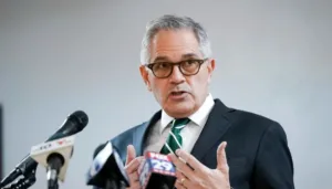 philadelphia’s-district-attorney-warns-ice-agents-‘who-commit-crimes’-to-get-‘the-f-out’
