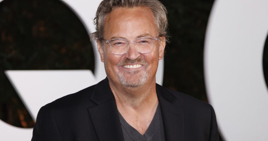 hollywood-offers-tributes-to-honor-the-late-matthew-perry:-‘a-true-gift-to-us-all’