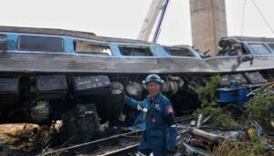 a-construction-crane-falls-onto-a-moving-train-in-thailand,-killing-at-least-32-people