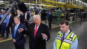 fundraisers-for-worker-whom-trump-flipped-off-near-$1-million