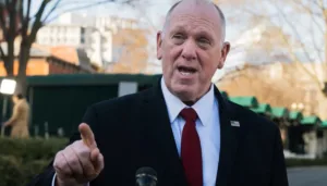 tom-homan-makes-tim-walz-and-jacob-frey-offer-to-pull-back-ice