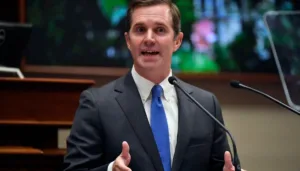 beshear-posits-himself-as-democrats’-best-chance-to-beat-vance-in-2028