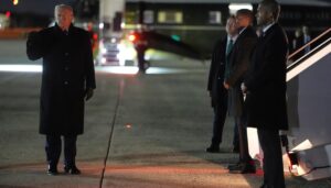 world-braces-for-trump-to-arrive-at-greenland-consumed-davos-confab