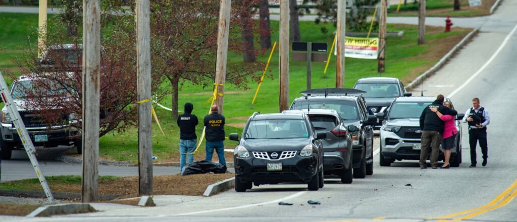 maine-gunman-disclosed-mental-health-issues-on-federal-form,-shop-owner-says
