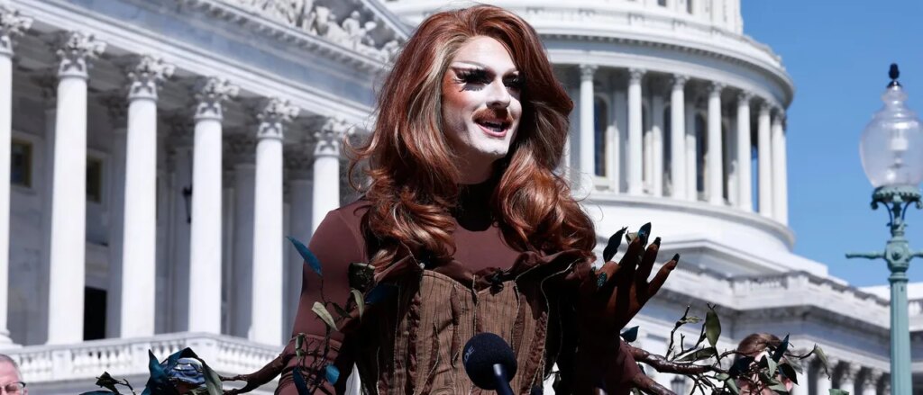 brand-beloved-by-hippies-sues-climate-activist