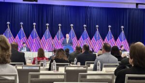 rnc-takes-first-step-toward-greenlighting-trump’s-midterm-elections-convention