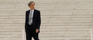 conservative-group-sues-law-firm-for-‘racially-discriminating-against-future-lawyers’