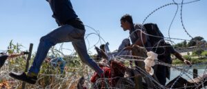 federal-judge-temporarily-blocks-biden-admin-from-removing-texas-border-wire