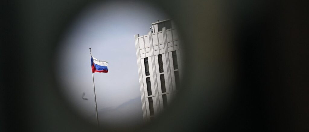russian-hackers-accessed-hundreds-of-thousands-of-us-gov’t-email-addresses,-report-says