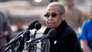 eleanor-holmes-norton-says-it’s-time-to-‘lift-up’-next-generation
